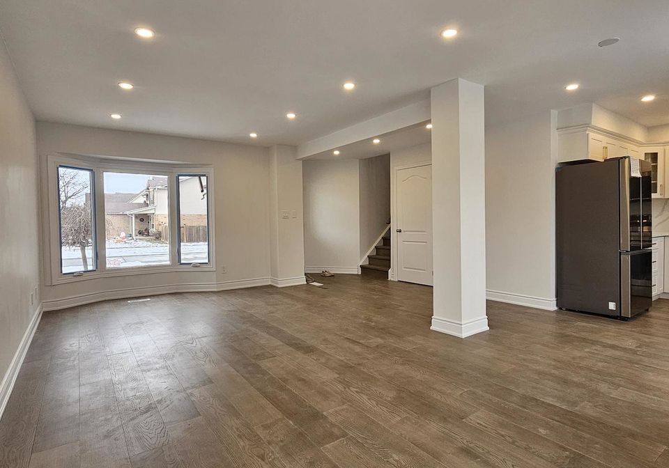 2084-hunt-crescent-burlington-ontario-w12740220