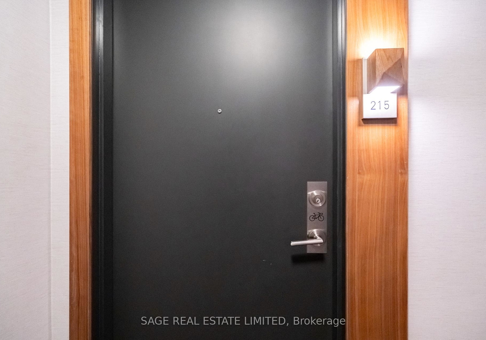 1-neighbourhood-lane-etobicoke-ontario-w12740256