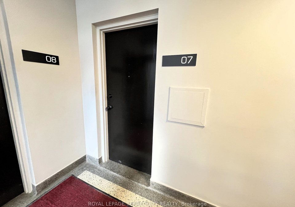 39-leduc-drive-etobicoke-ontario-w12740366