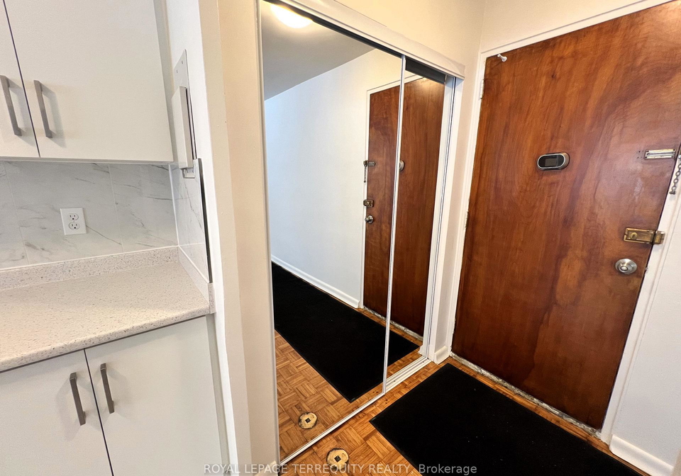 39-leduc-drive-etobicoke-ontario-w12740376