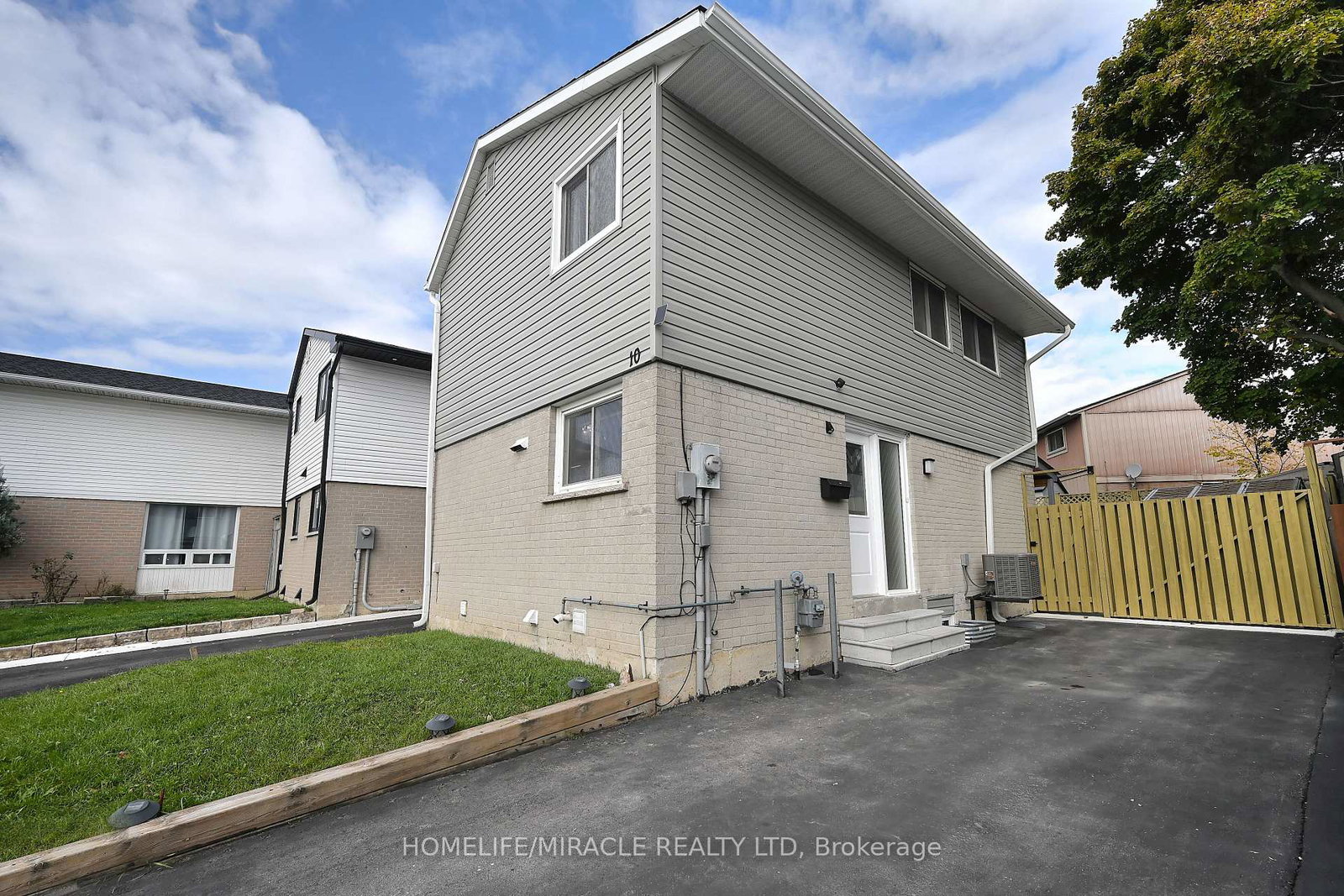 10-grasspoint-square-brampton-ontario-w12740548