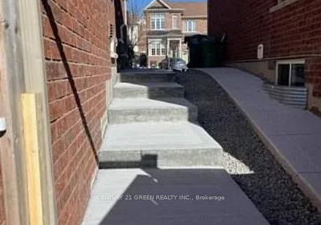 24-baby-pointe-trail-brampton-ontario-w12740752