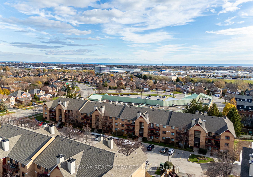 1478-pilgrims-way-oakville-ontario-w12741402