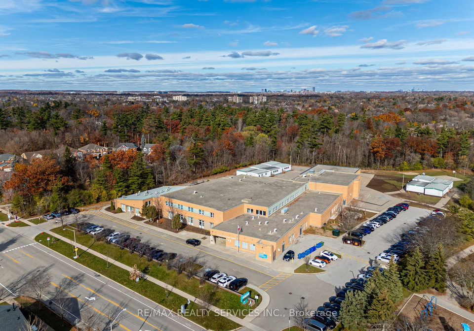 1478-pilgrims-way-oakville-ontario-w12741402