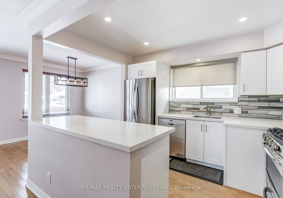 31-paragon-road-etobicoke-ontario-w12743310