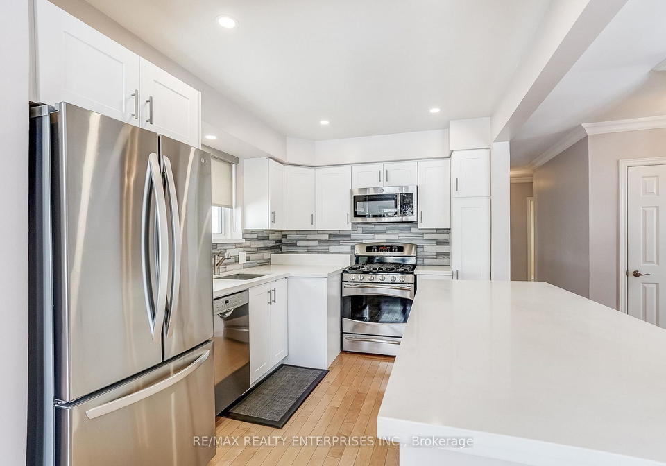 31-paragon-road-etobicoke-ontario-w12743310