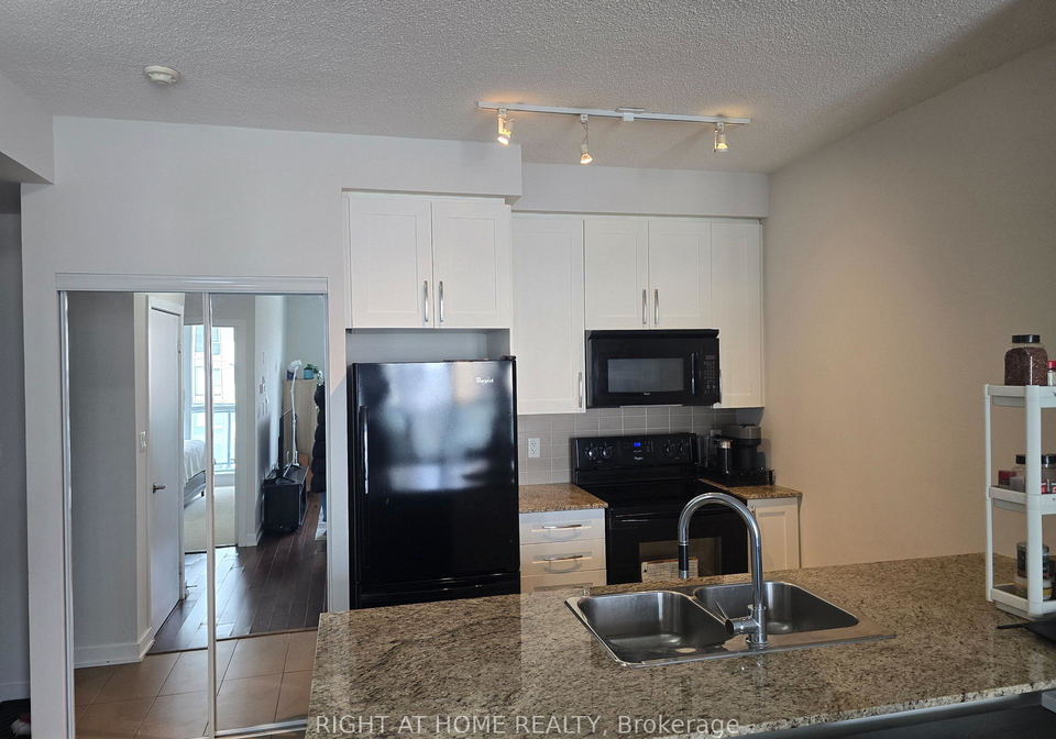 4070-confederation-parkway-mississauga-ontario-w12743490