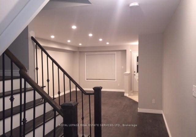 2464-postmaster-drive-oakville-ontario-w12744222
