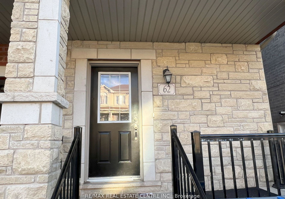 62-hashmi-place-brampton-ontario-w12744318