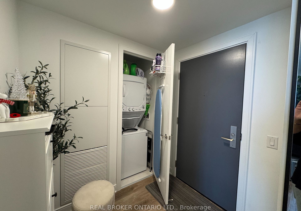 86-dundas-street-e-mississauga-ontario-w12744424