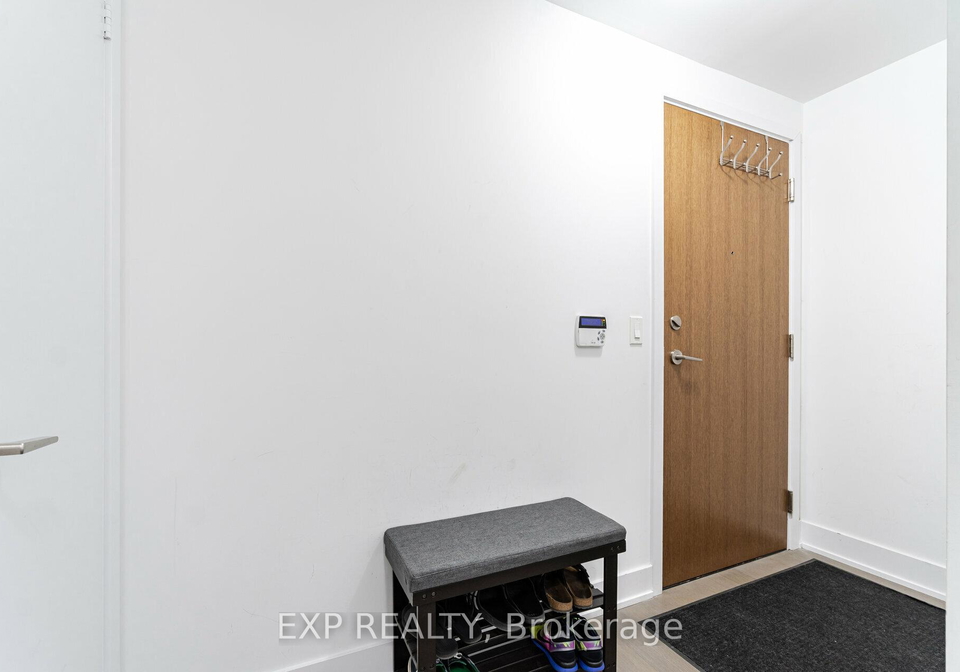 30-shore-breeze-drive-etobicoke-ontario-w12744486