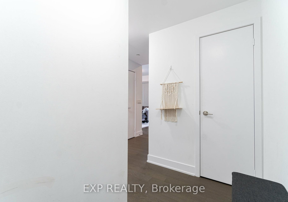 30-shore-breeze-drive-etobicoke-ontario-w12744486