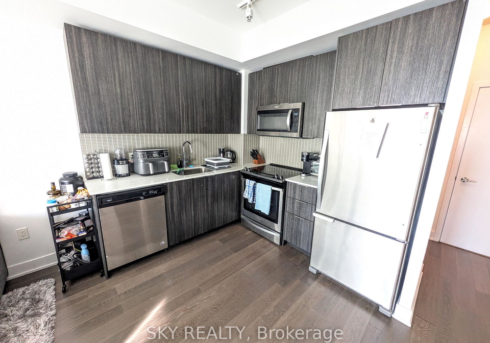 30-shore-breeze-drive-etobicoke-ontario-w12744490