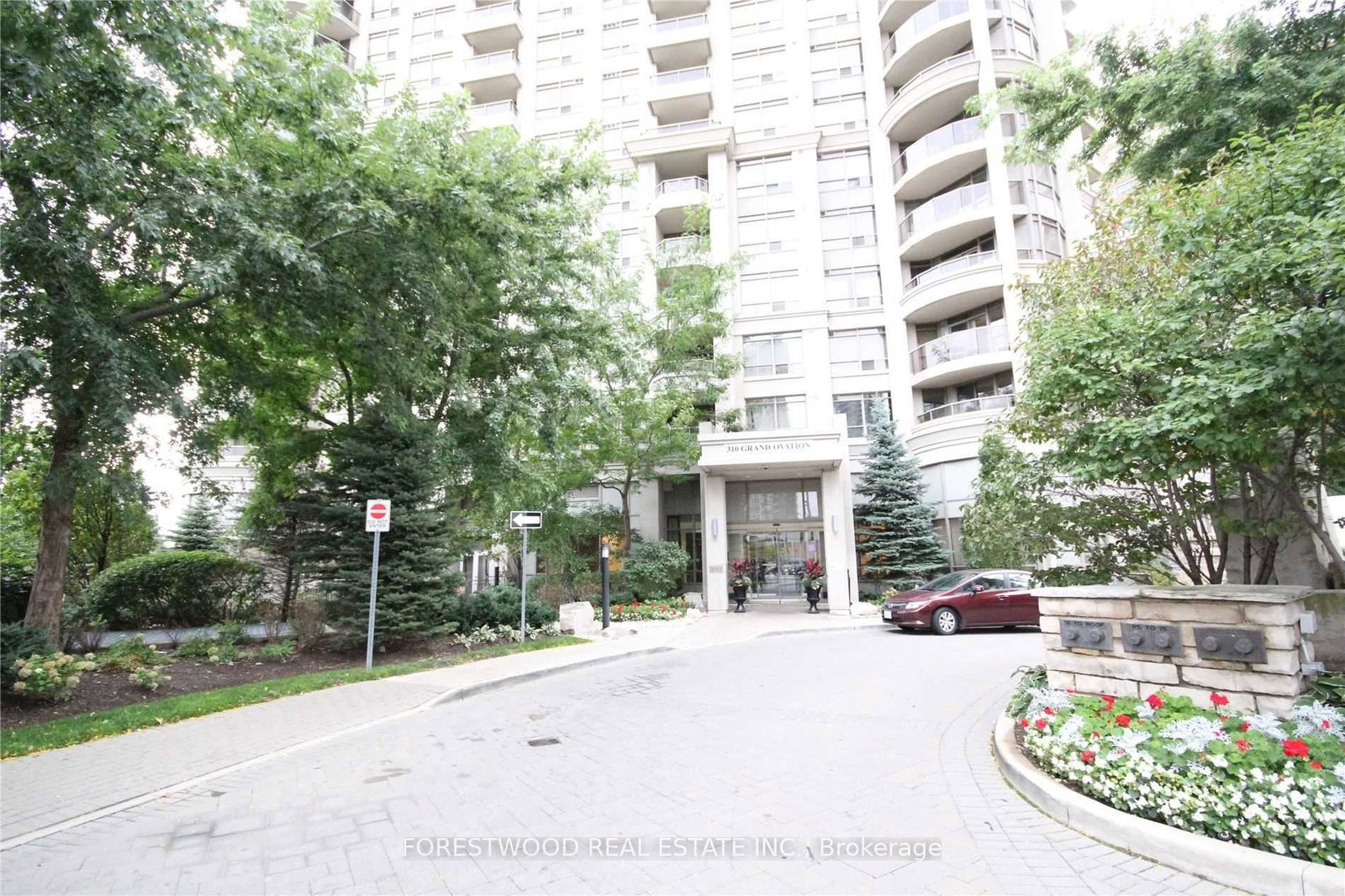 310-burnhamthorpe-road-w-mississauga-ontario-w12745698