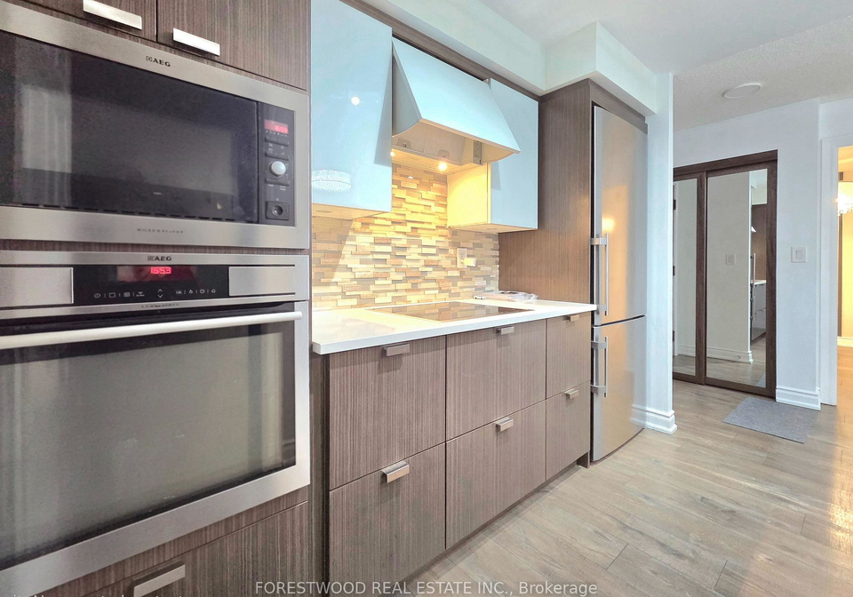 310-burnhamthorpe-road-w-mississauga-ontario-w12745698