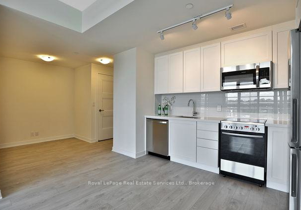 1-neighbourhood-lane-etobicoke-ontario-w12746536