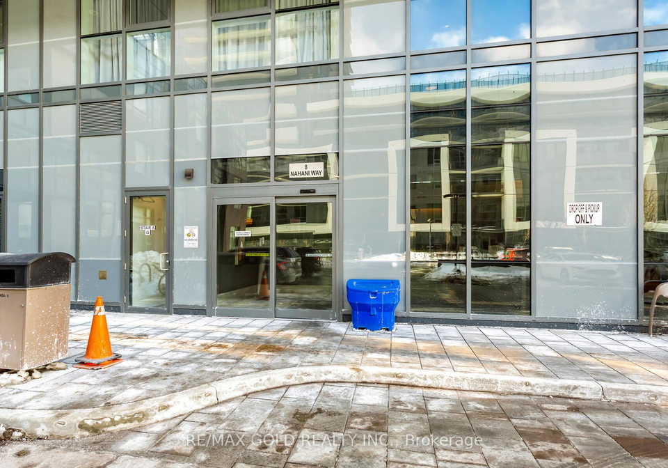 8-nahani-way-mississauga-ontario-w12746692