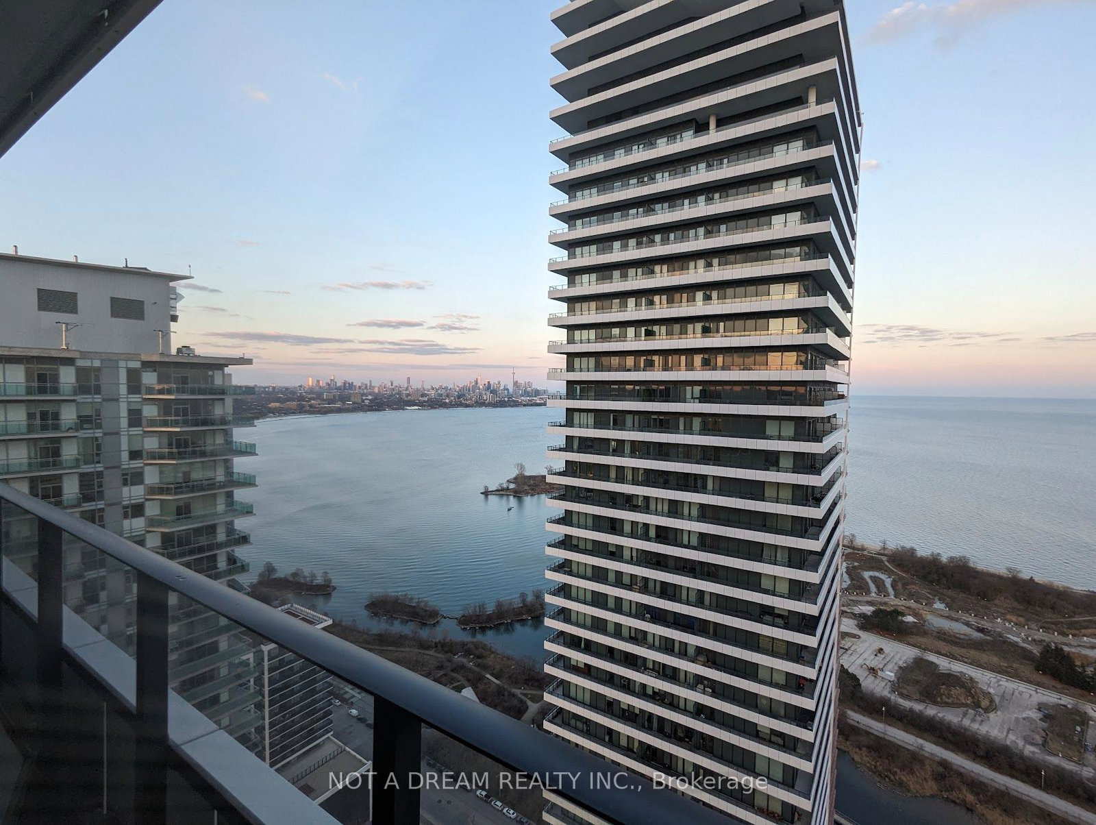 30-shore-breeze-drive-etobicoke-ontario-w12746734