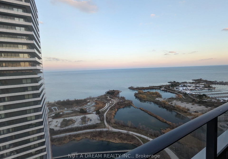 30-shore-breeze-drive-etobicoke-ontario-w12746734