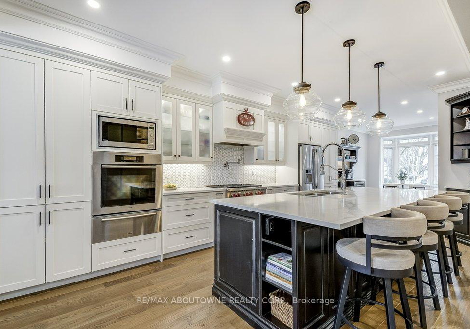 21-chisholm-street-oakville-ontario-w12747126