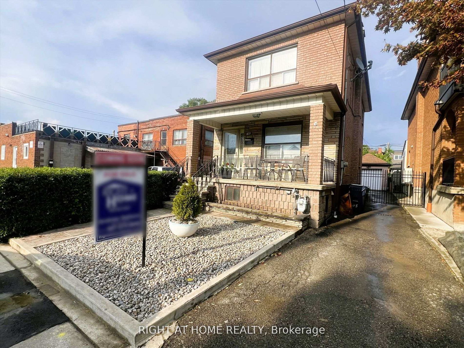 195-rosethorn-avenue-toronto-ontario-w12747512