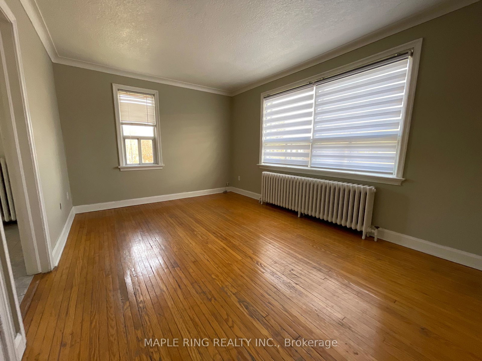 12-dwight-avenue-etobicoke-ontario-w12748880