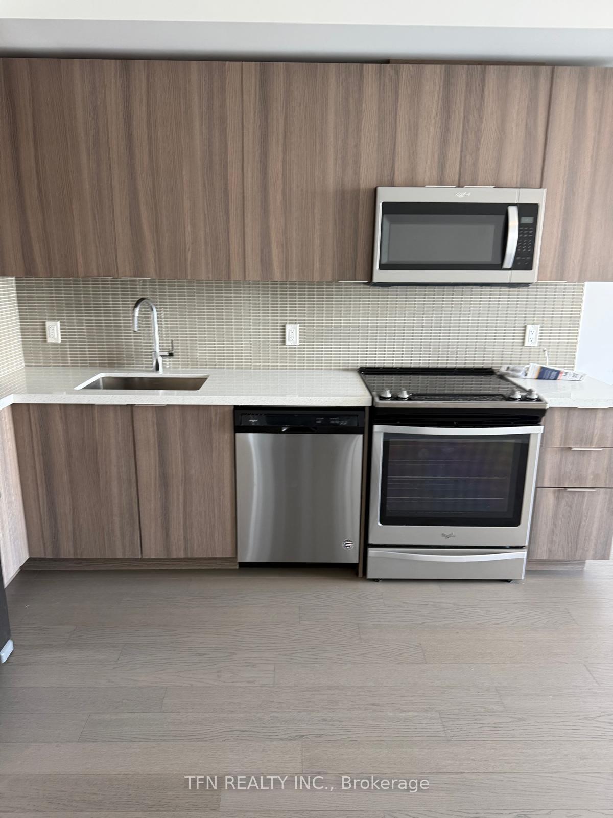 20-shore-breeze-drive-etobicoke-ontario-w12749560