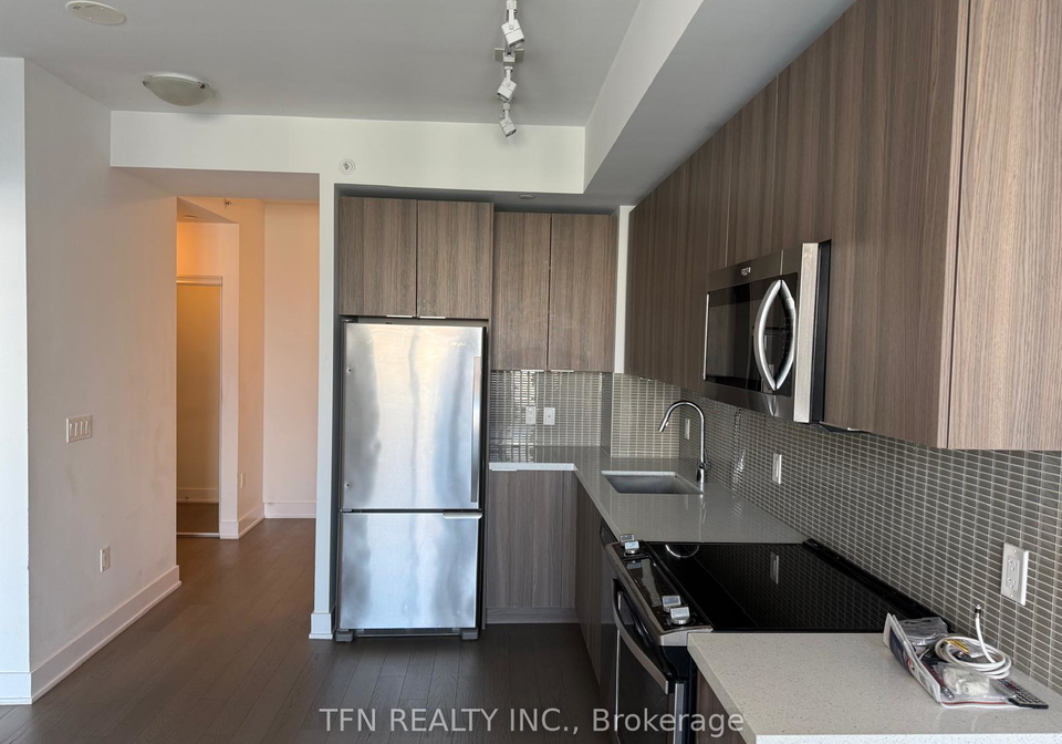 20-shore-breeze-drive-etobicoke-ontario-w12749560