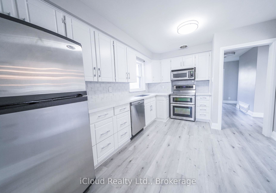 22-decarie-circle-etobicoke-ontario-w12749776