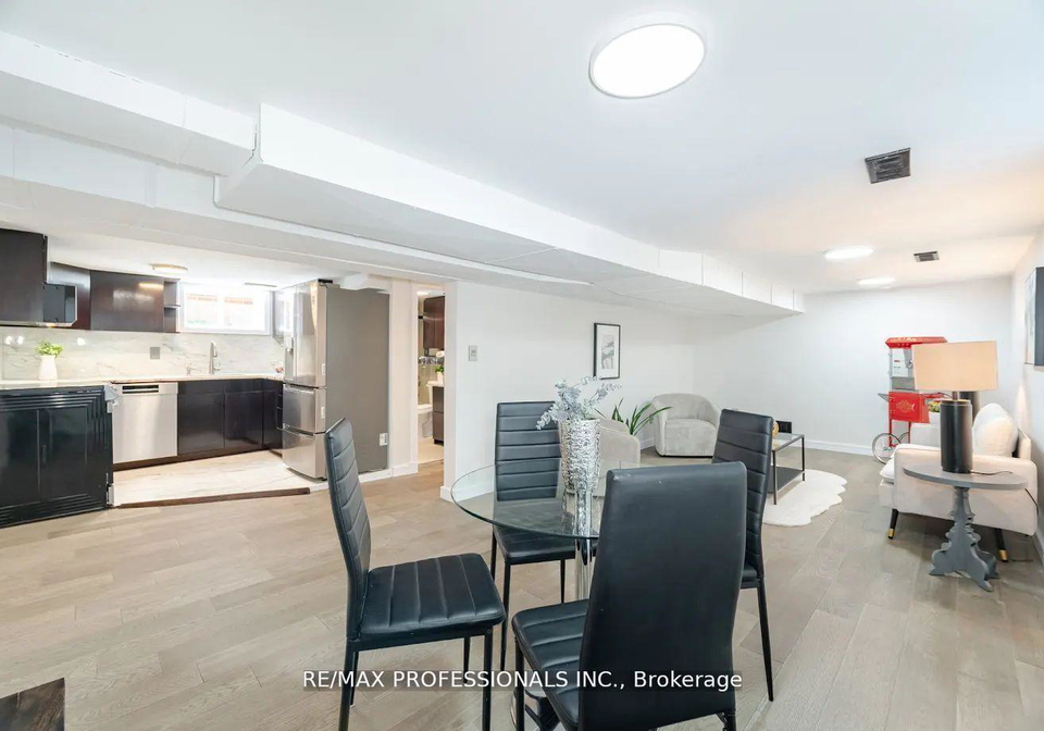 39-old-oak-road-etobicoke-ontario-w12749908