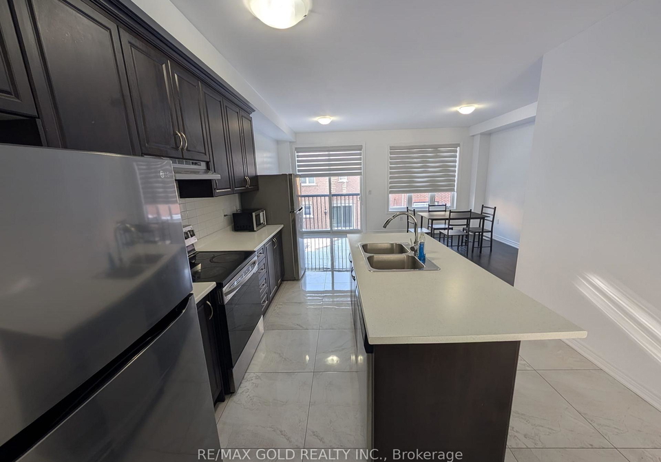 18-faye-street-brampton-ontario-w12750198