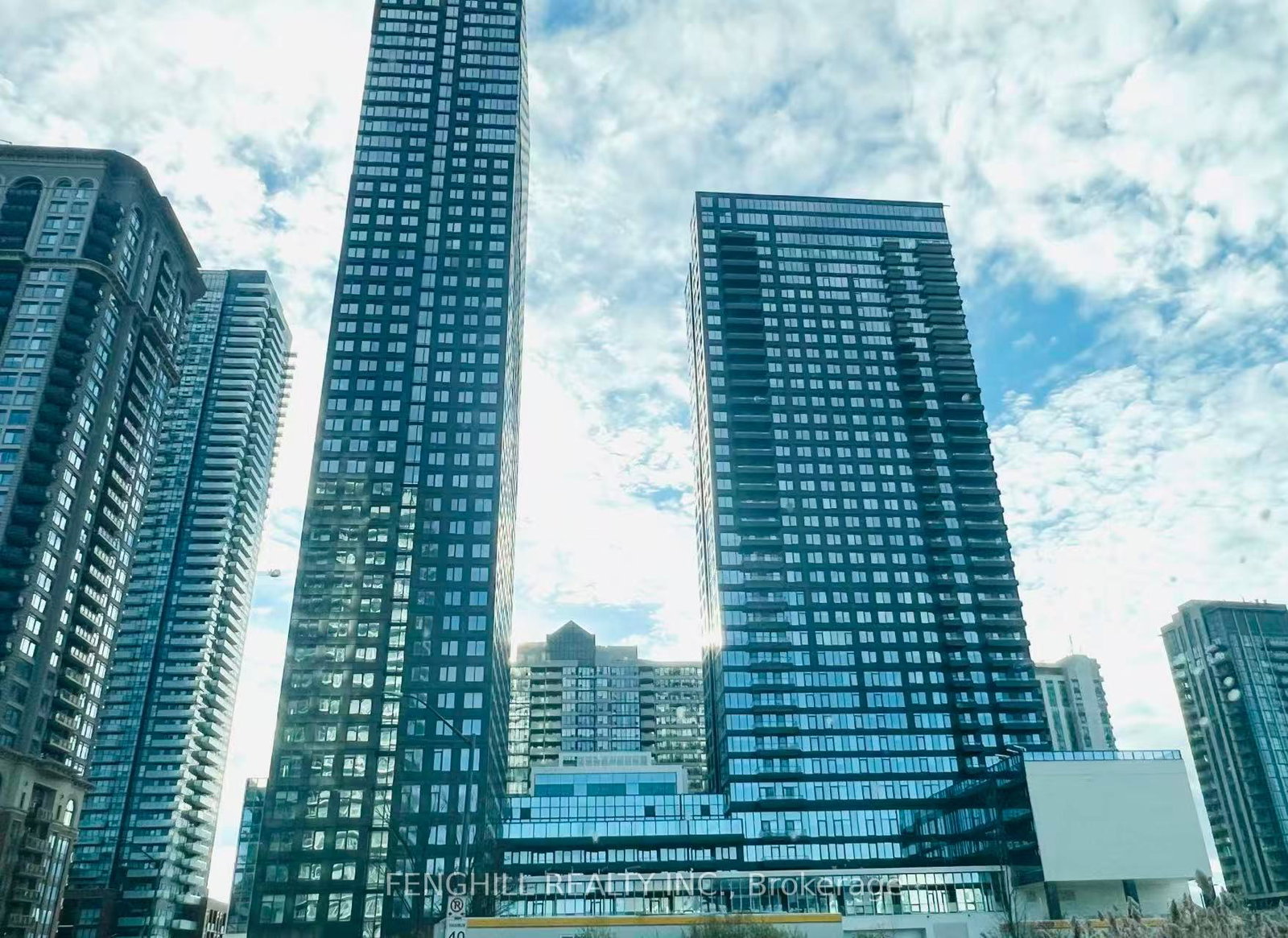 395-square-one-drive-mississauga-ontario-w12751110