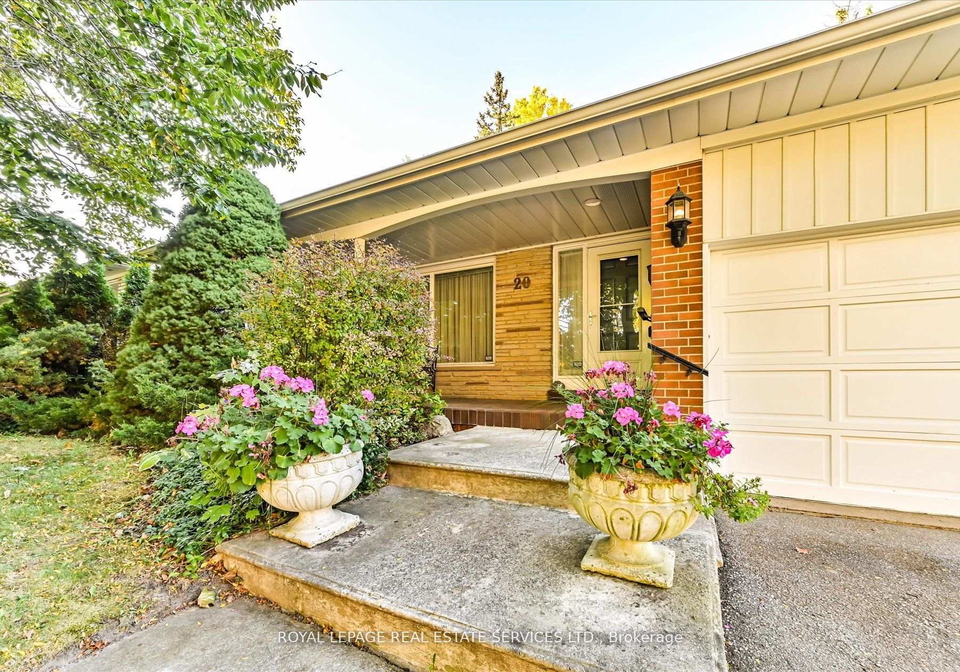 20-widdicombe-hill-etobicoke-ontario-w12751508