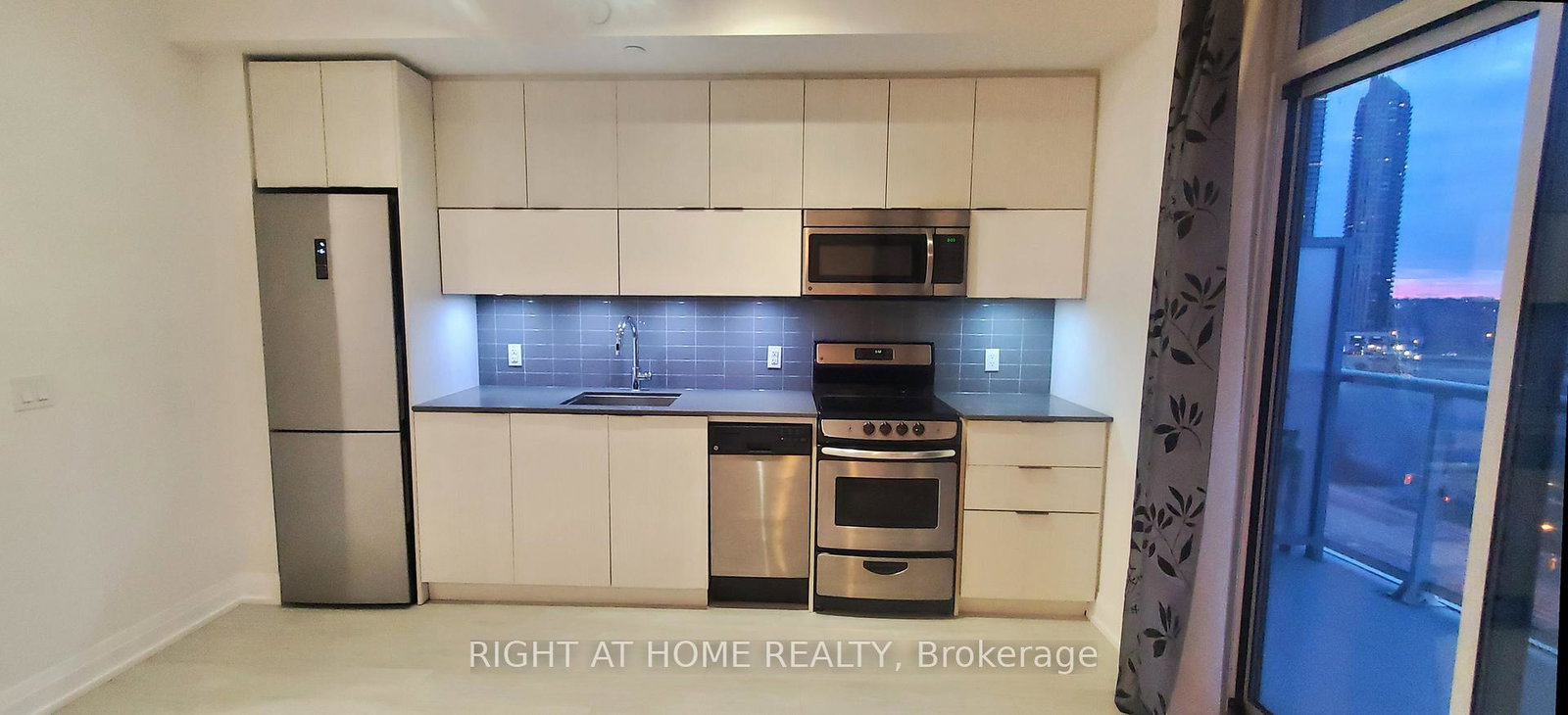 56-annie-craig-drive-etobicoke-ontario-w12751564