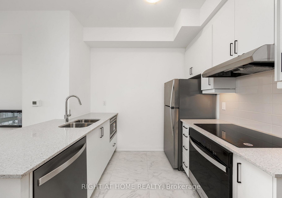 1035-soutdown-road-mississauga-ontario-w12752168