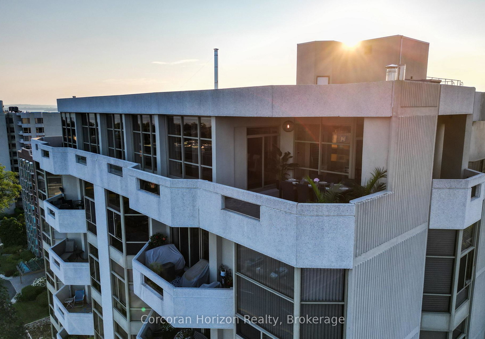 1237-north-shore-boulevard-e-burlington-ontario-w12752232