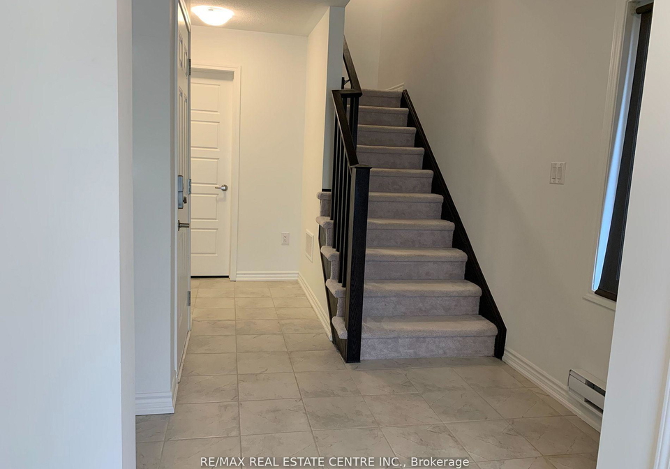 1260-hop-place-milton-ontario-w12752640