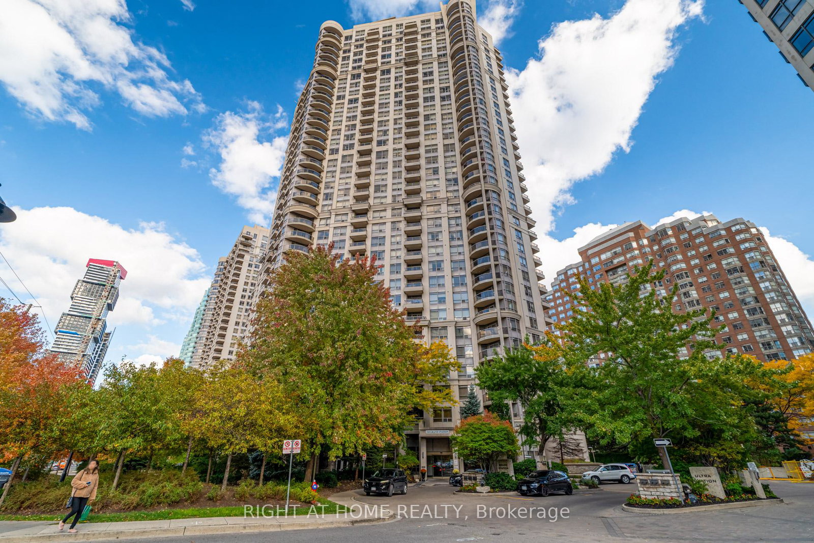 310-burnhamthorpe-road-w-mississauga-ontario-w12753136
