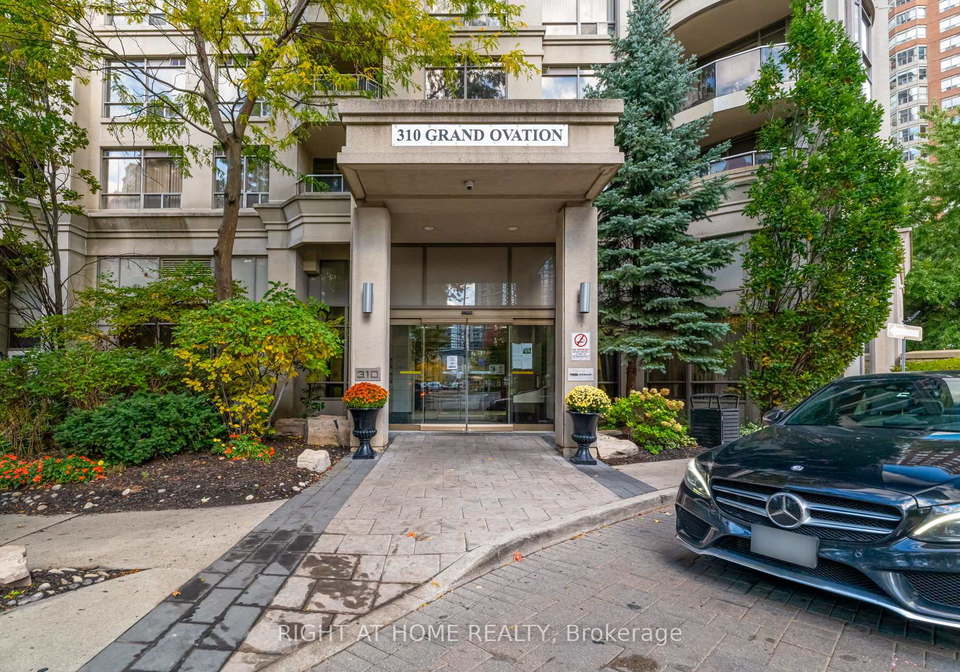 310-burnhamthorpe-road-w-mississauga-ontario-w12753136