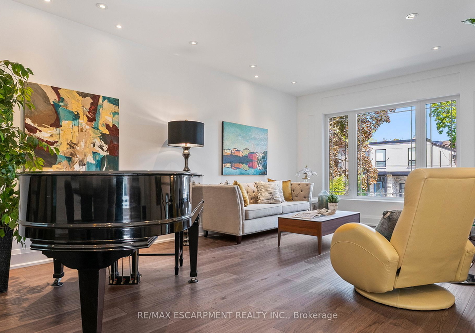 24-cayuga-avenue-mississauga-ontario-w12753556