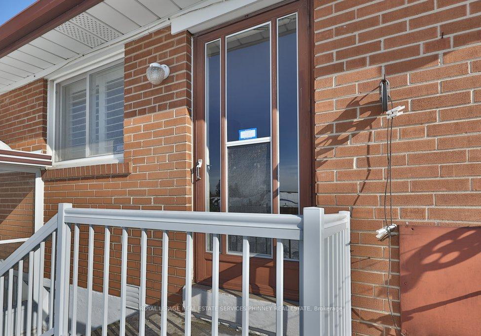 7-roseglen-crescent-york-ontario-w12754052