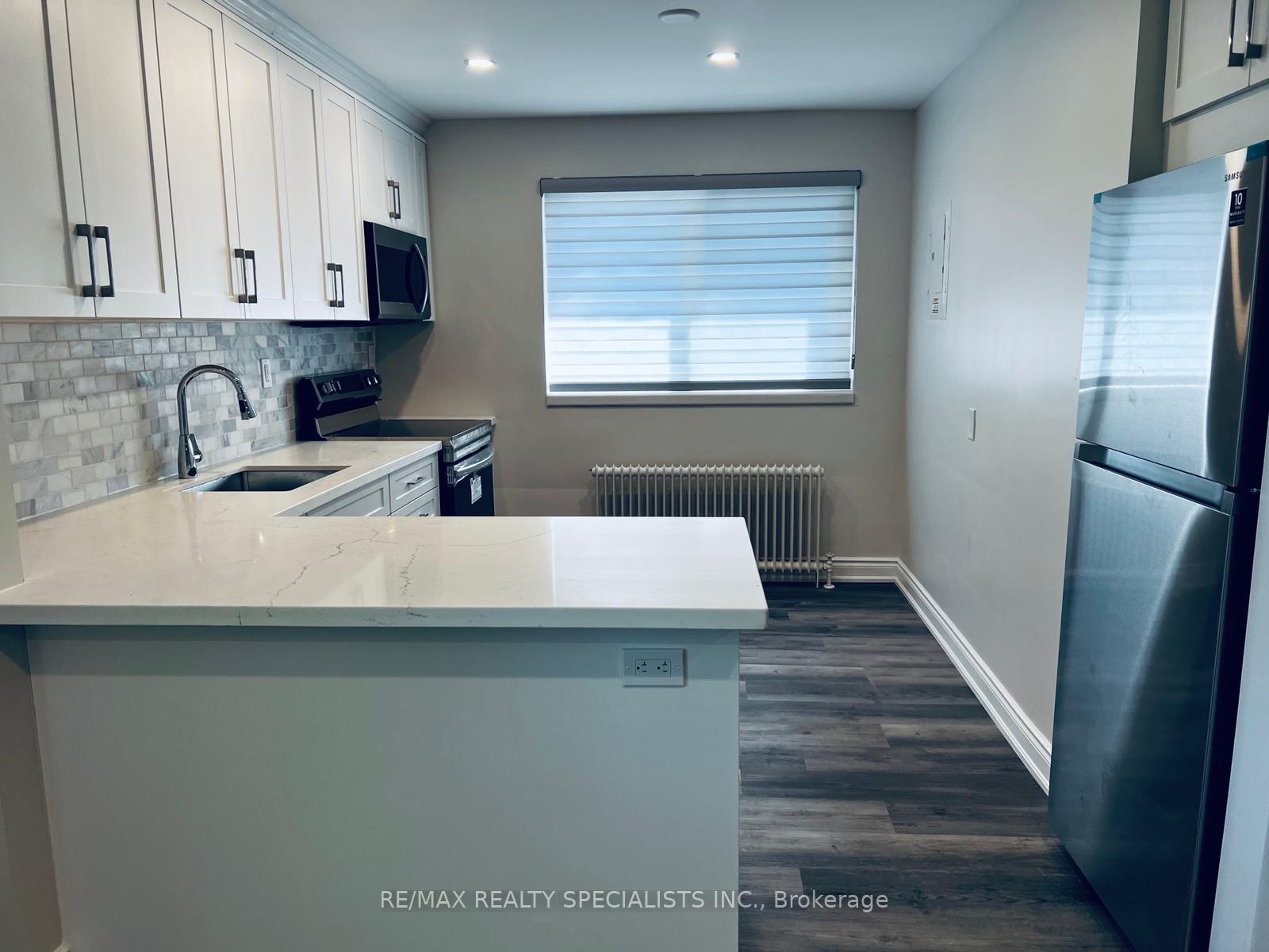 7-woodlawn-avenue-mississauga-ontario-w12754432