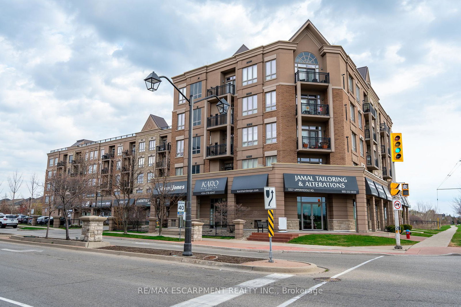 5327-upper-middle-road-burlington-ontario-w12754596