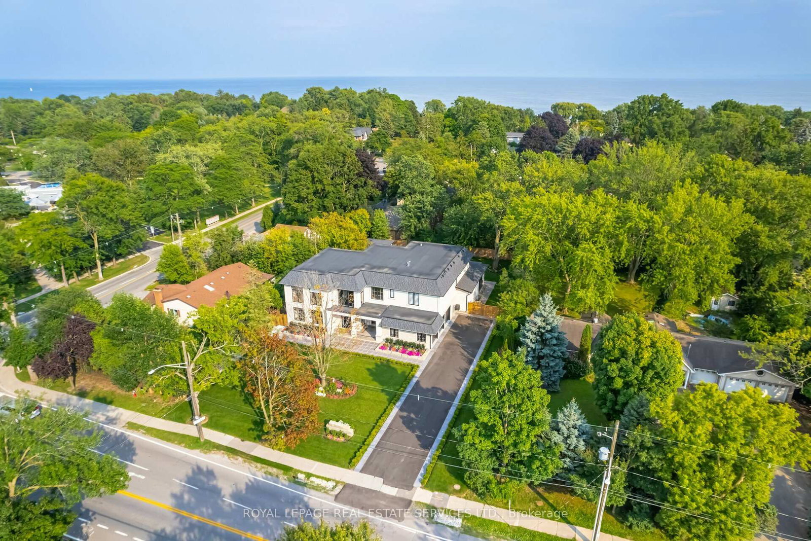 2014-lakeshore-road-w-oakville-ontario-w12755092