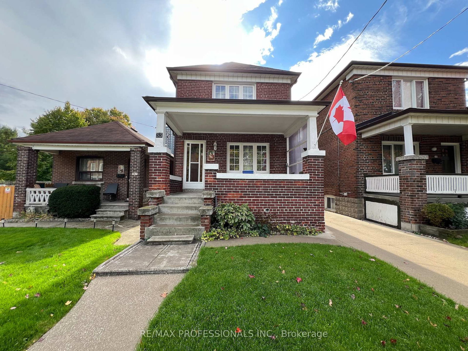 33-chandos-avenue-toronto-ontario-w12755156