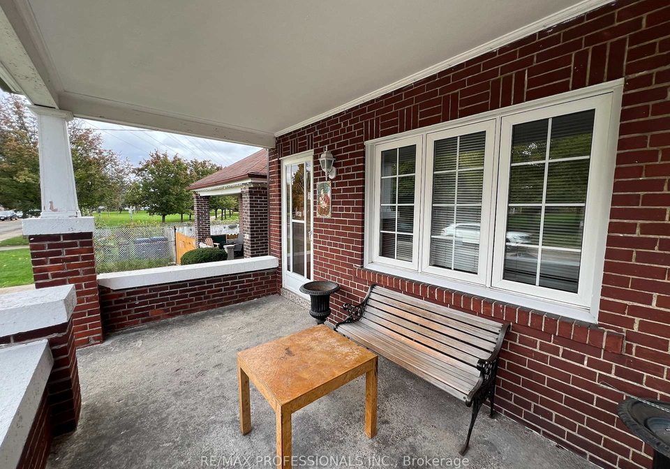 33-chandos-avenue-toronto-ontario-w12755156