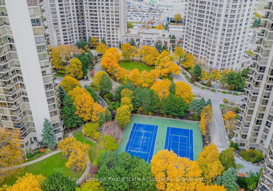 25-kingsbridge-garden-circle-mississauga-ontario-w12755358