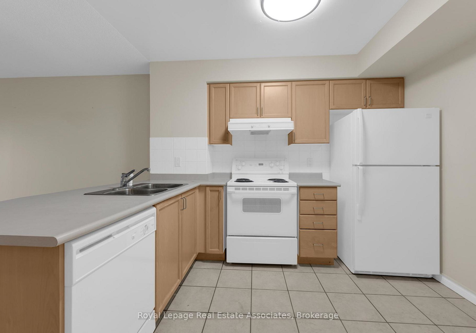 25-kingsbridge-garden-circle-mississauga-ontario-w12755358