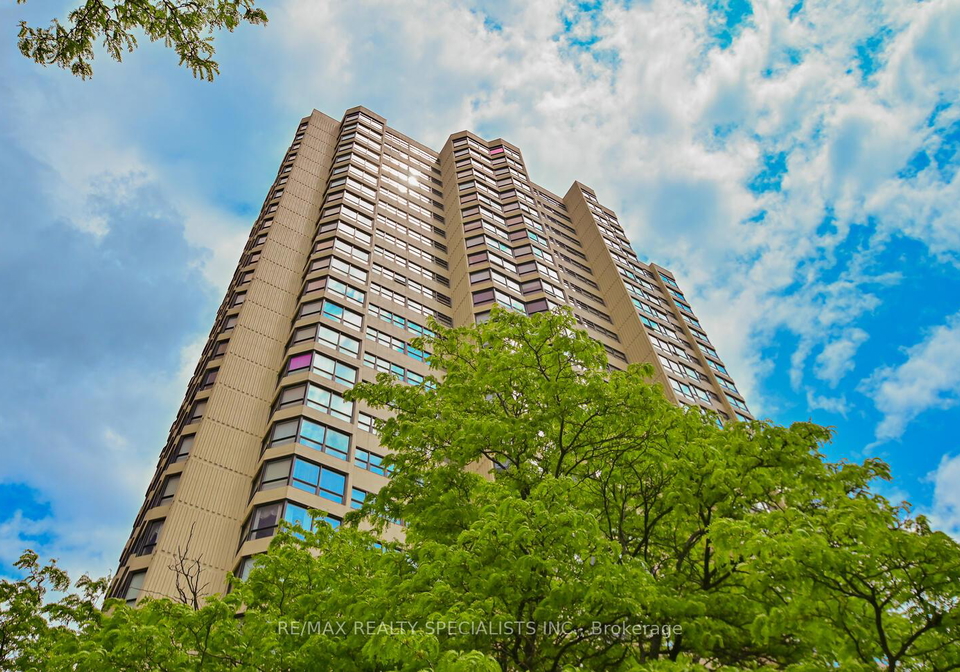 8-lisa-street-brampton-ontario-w12755534