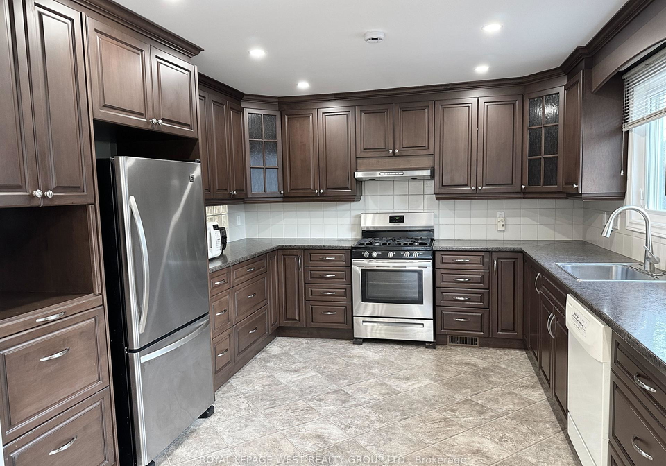 1294-forest-hill-oakville-ontario-w12755878
